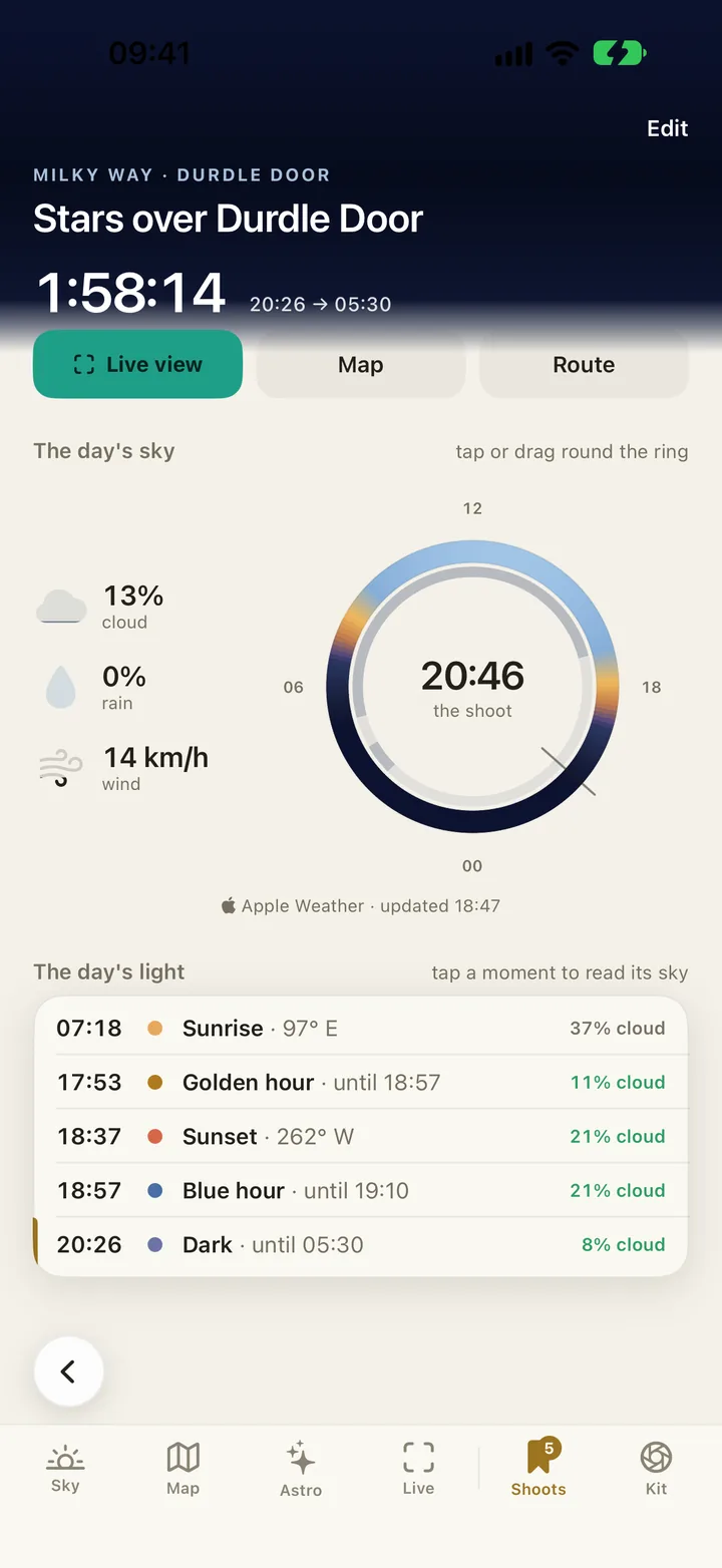 The run sheet for Stars over Durdle Door: a countdown of 1:58:14 to the dark from 20:26 to 05:30, Live view, Map and Route buttons, the day’s sky ring and the day’s light.